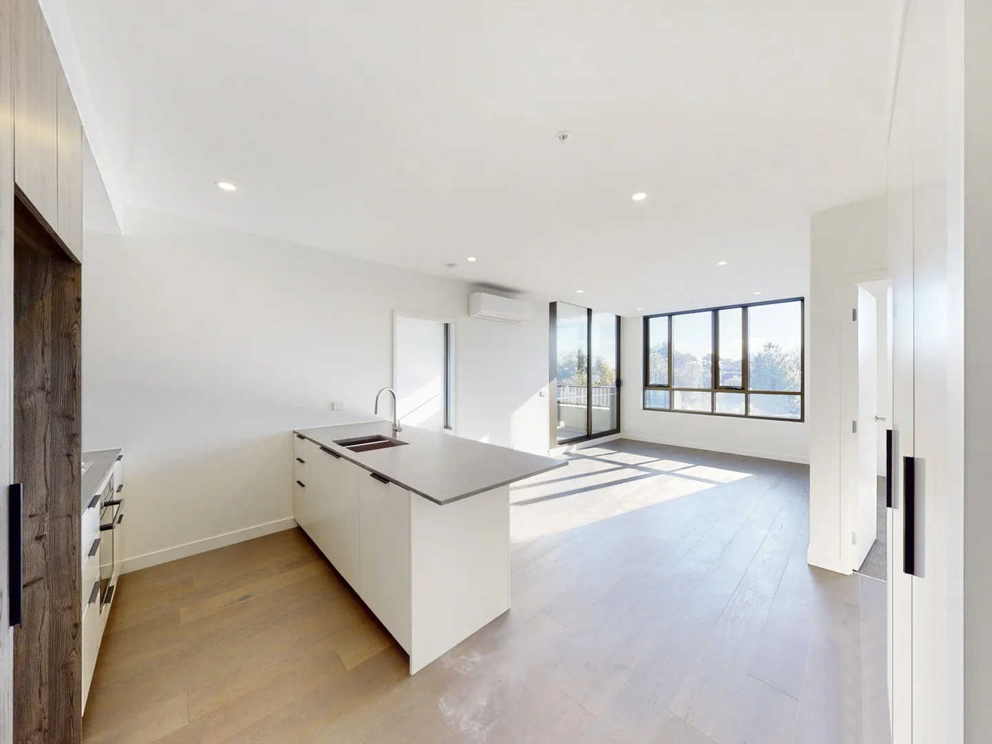 305B/72 Ascot Vale Road, Flemington VIC 3031