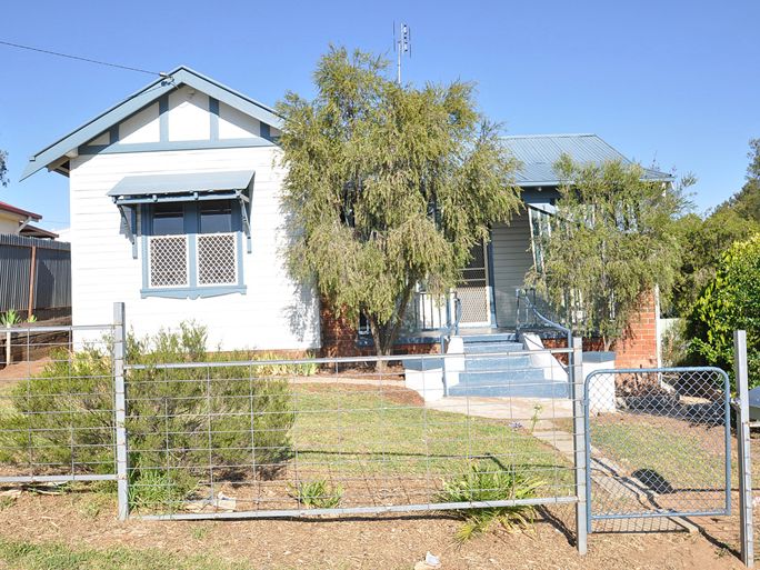 40 Bolton Street, JUNEE NSW 2663, Image 0