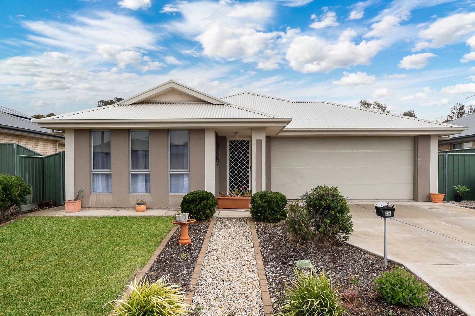 4 bedrooms House in 38 Pfitzner Close MURRAY BRIDGE SA, 5253