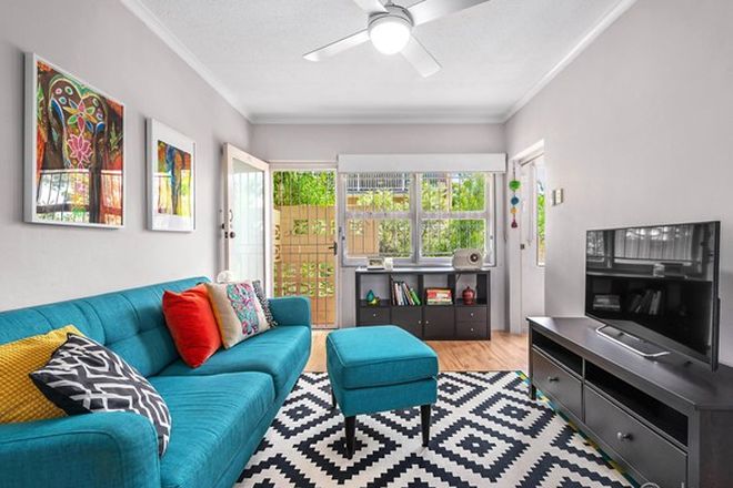 Picture of 1/37 Dansie Street, GREENSLOPES QLD 4120