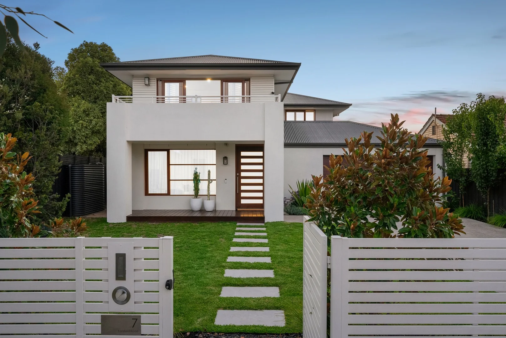 7 Earlsfield Road, Hampton VIC 3188