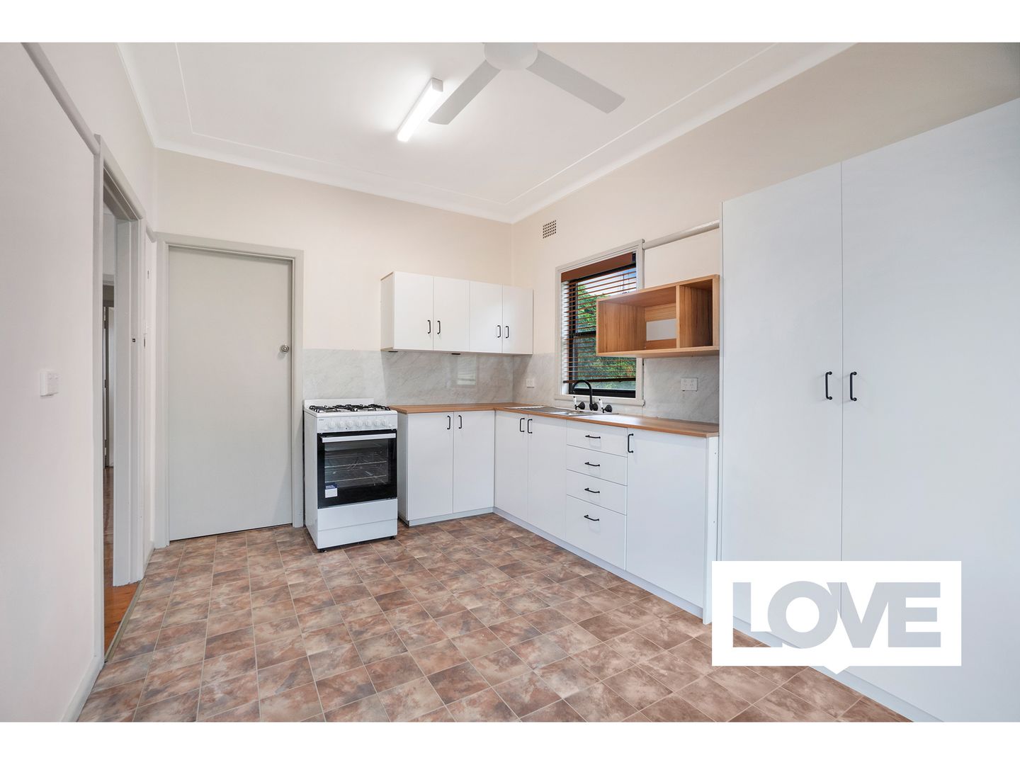 35 Waller Street, Shortland NSW 2307, Image 2