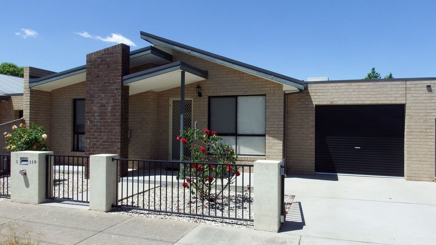 2 bedrooms Townhouse in 1/110 Ashenden Street SHEPPARTON VIC, 3630