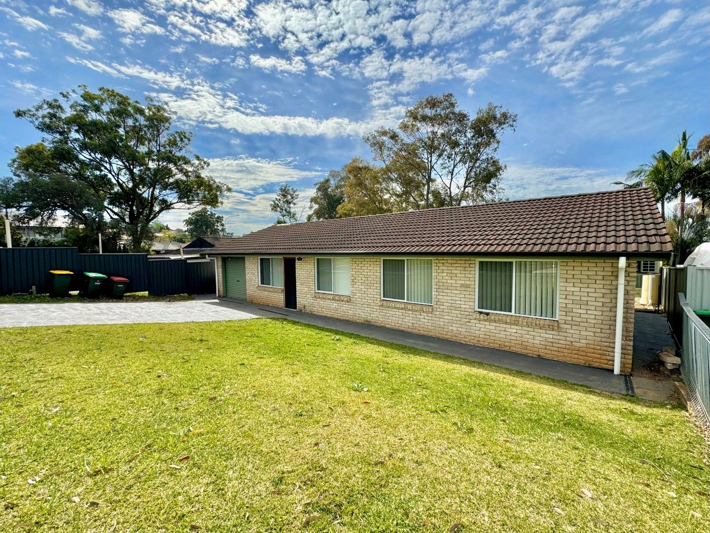 3 bedrooms House in 4 Stranraer Drive ST ANDREWS NSW, 2566