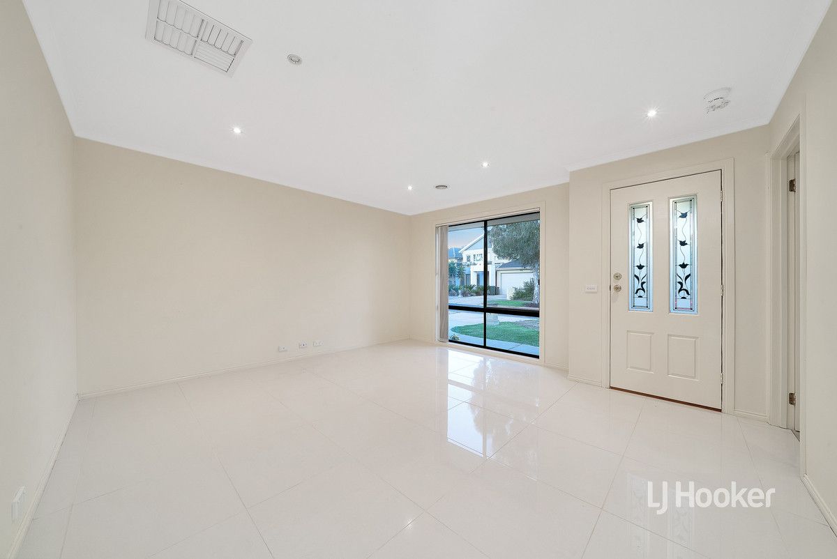 12 Monterey Bay Drive, Sanctuary Lakes VIC 3030 Domain