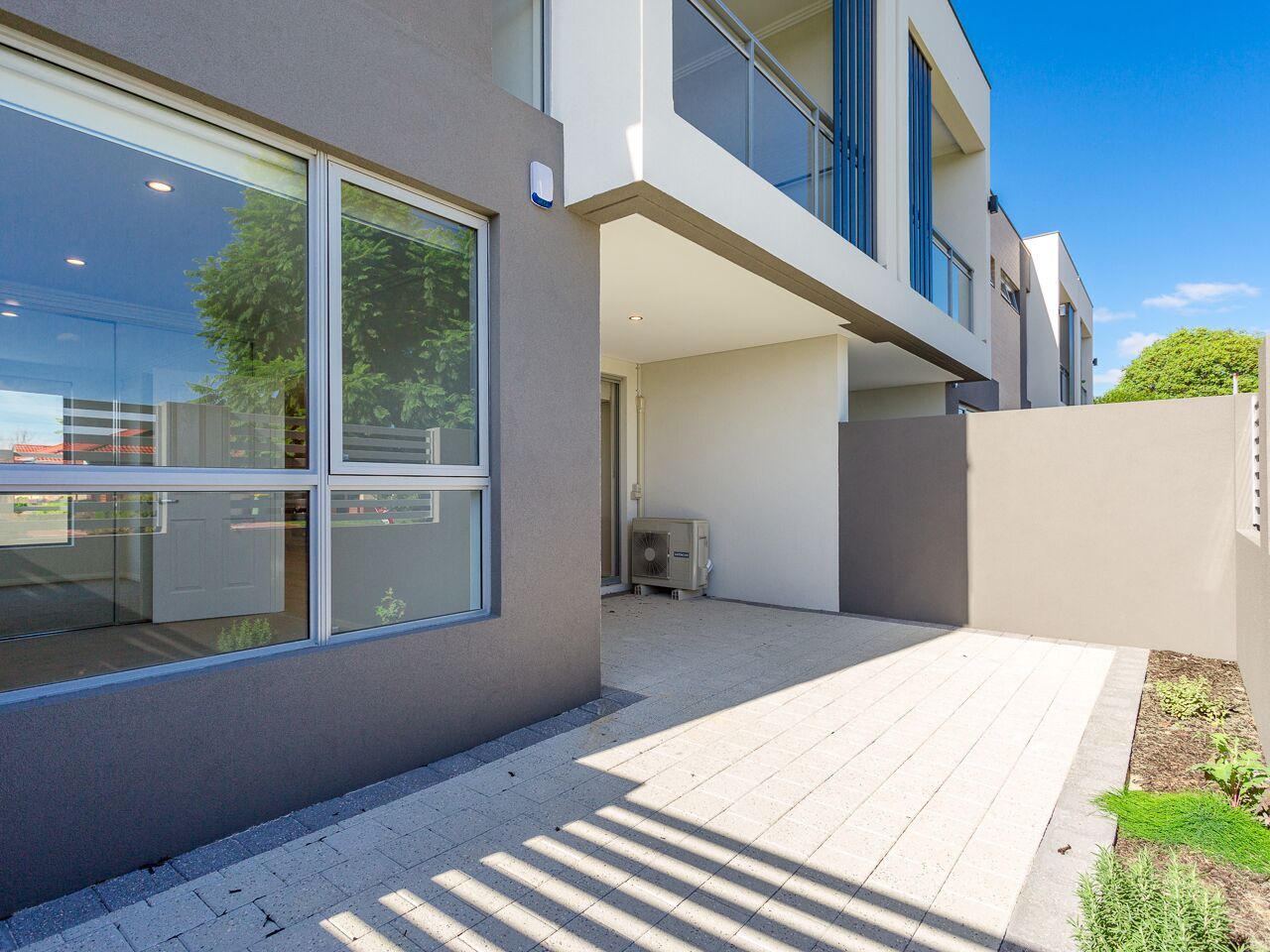 2 bedrooms Apartment / Unit / Flat in 1/35 Thomas Street EAST CANNINGTON WA, 6107