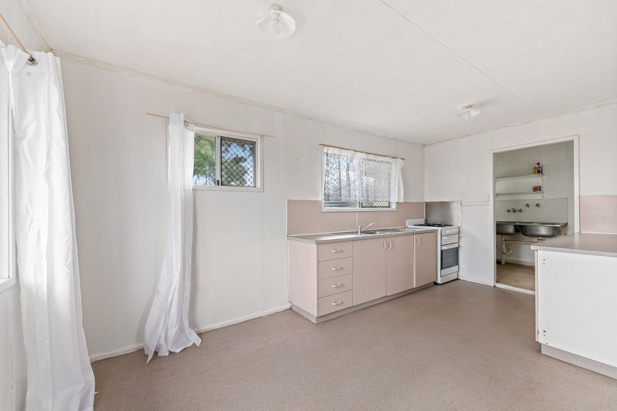 42 Proposch Street, Oakey QLD 4401, Image 1