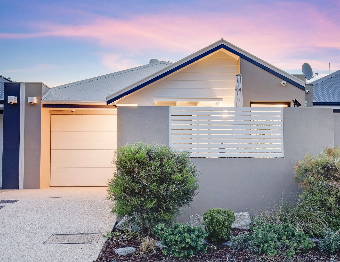 2 bedrooms House in 9 Pomarine Drive GWELUP WA, 6018