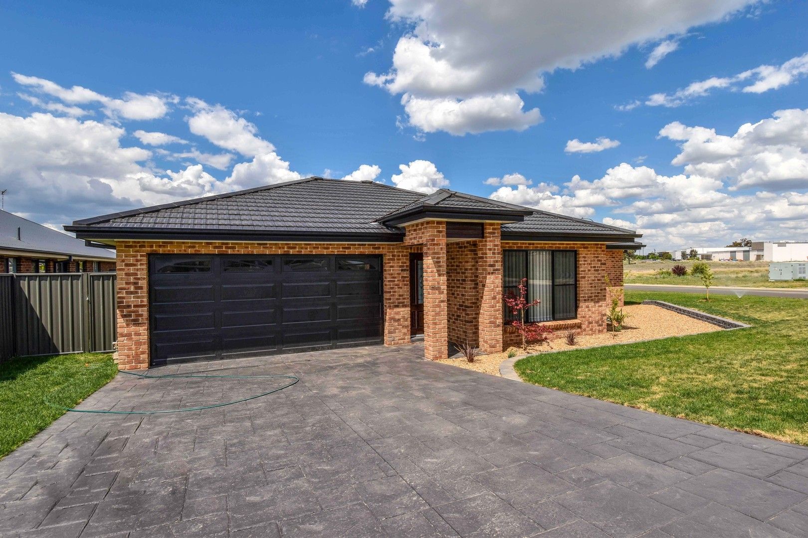 3 bedrooms House in 143 Diamond Drive ORANGE NSW, 2800