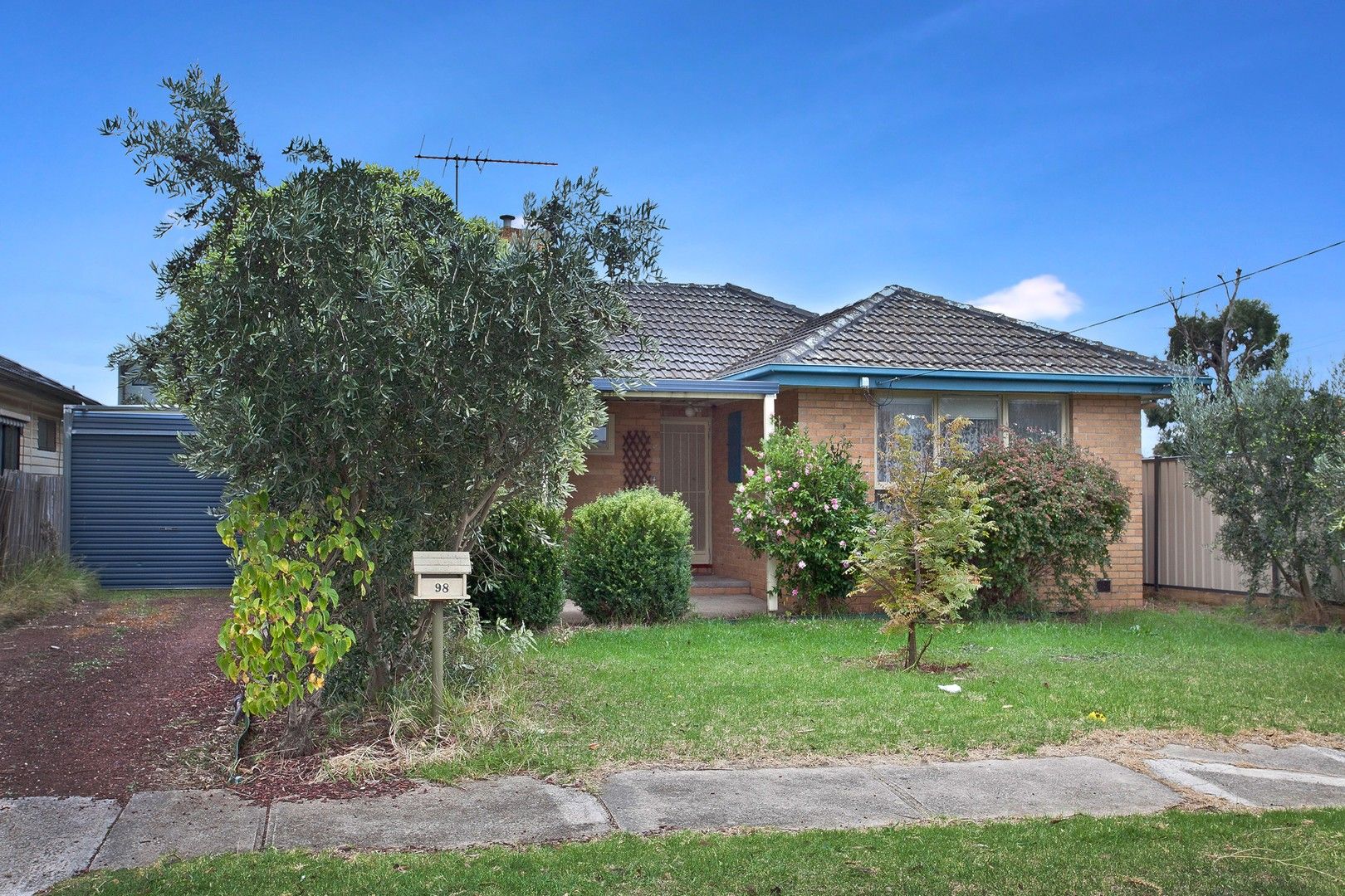 4 bedrooms House in 98 George Street ST ALBANS VIC, 3021