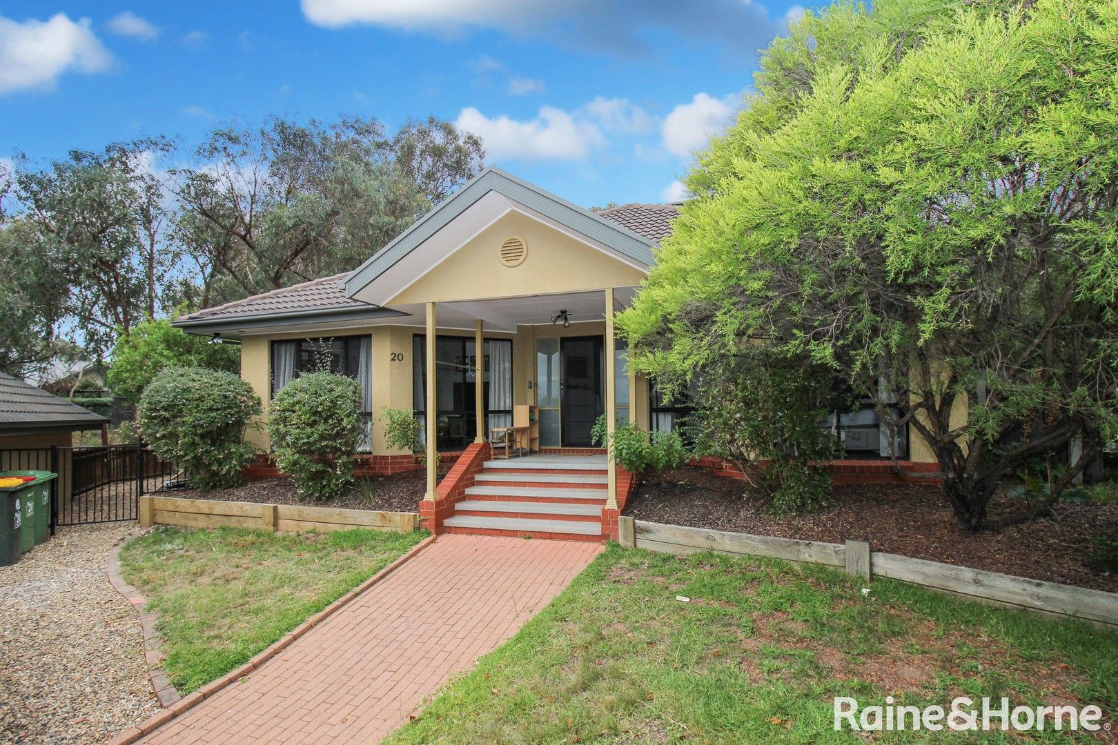 4 bedrooms House in 20 Tully Place JERRABOMBERRA NSW, 2619