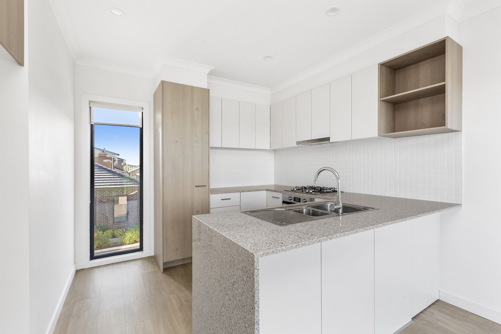 9/47 Waterhaven Blvd, Point Cook VIC 3030, Image 2