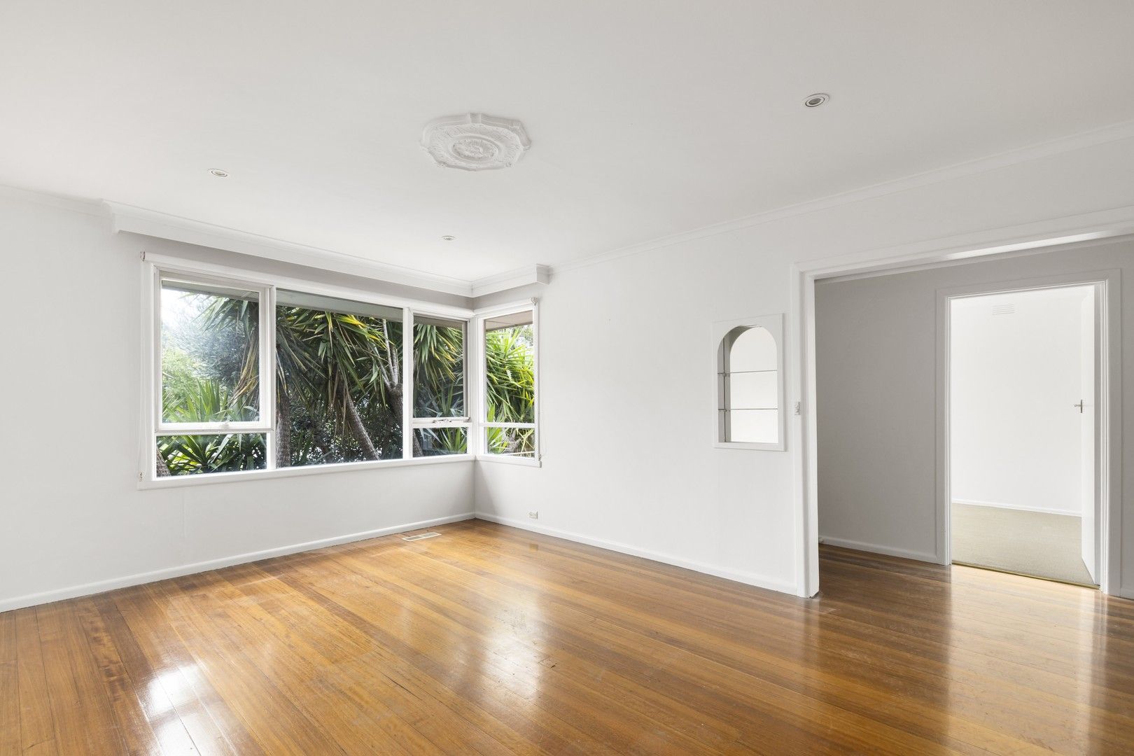 2 bedrooms Apartment / Unit / Flat in 8/38 Holyrood Street HAMPTON VIC, 3188