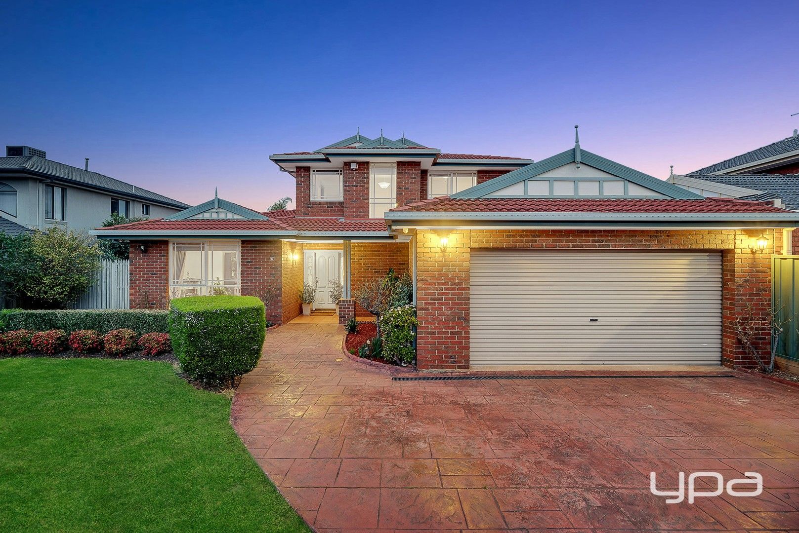 10 Blaxland Place, Taylors Lakes VIC 3038, Image 0