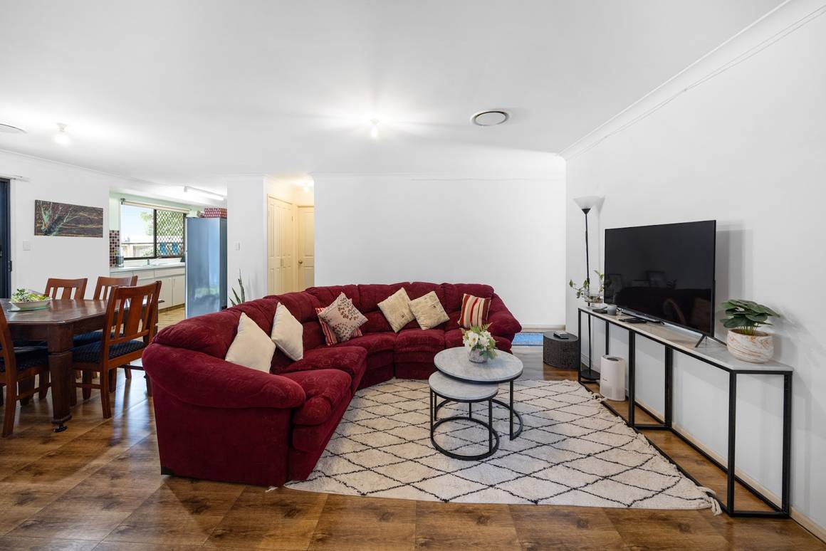 2/21 Rensburg Street Brighton 4017 - Image 6