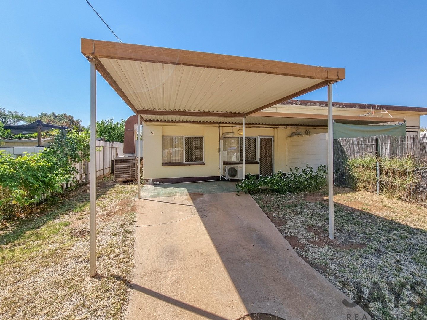 2 bedrooms Semi-Detached in 2/6 Daphne Street MOUNT ISA QLD, 4825