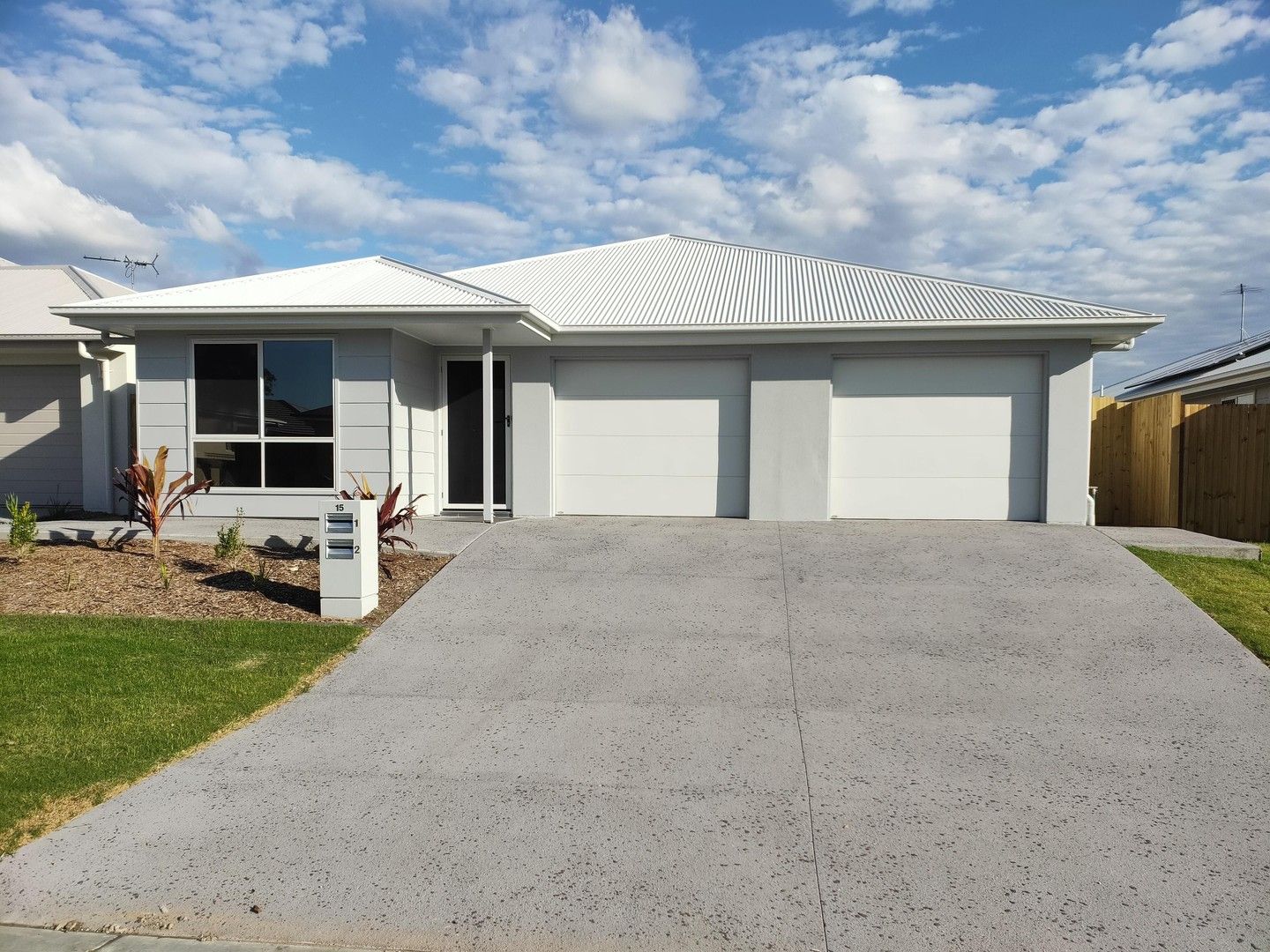 1 bedrooms Apartment / Unit / Flat in 2/15 Jive Way RIPLEY QLD, 4306