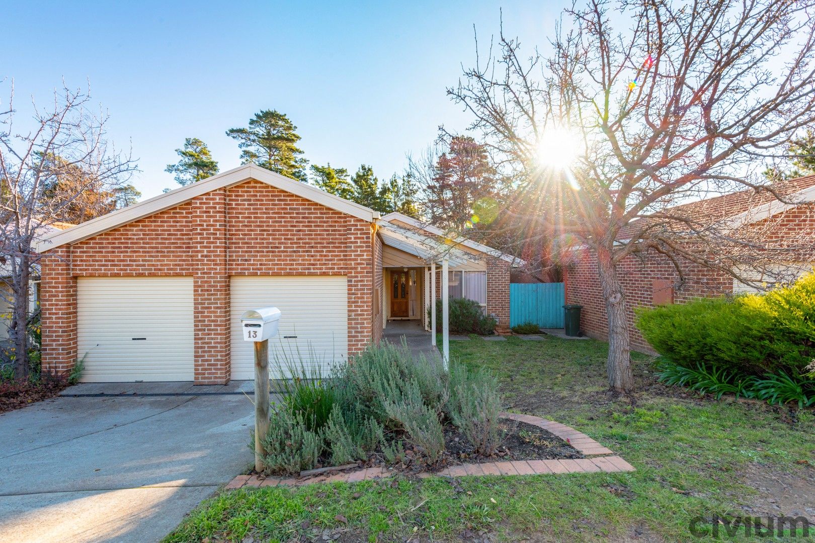 3 bedrooms House in 13 Dettmann Close ISAACS ACT, 2607