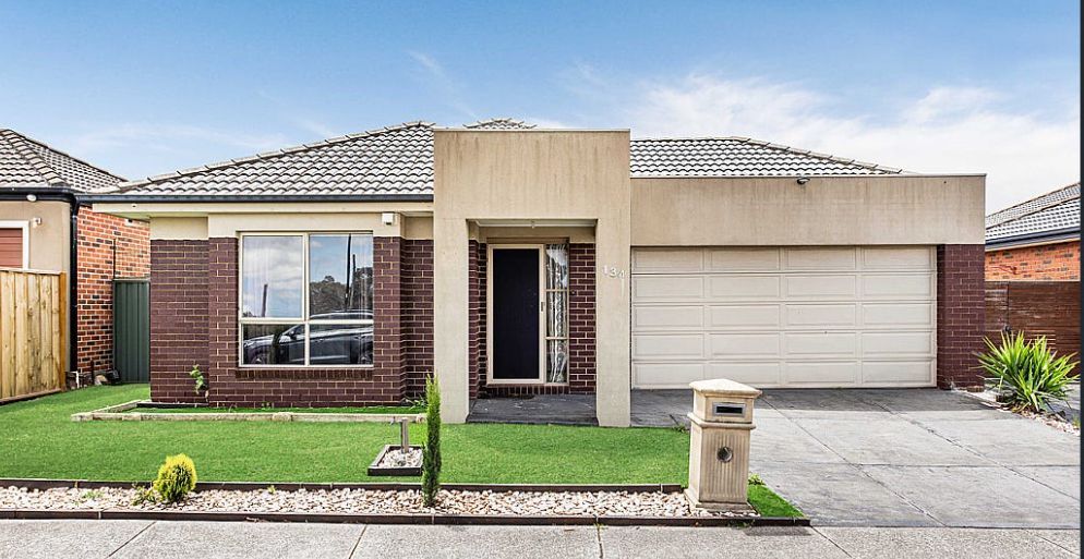 4 bedrooms House in 134 Malcolm Creek Parade CRAIGIEBURN VIC, 3064