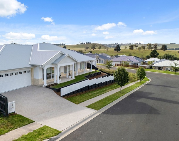 4 Montgomery Way, Moss Vale NSW 2577