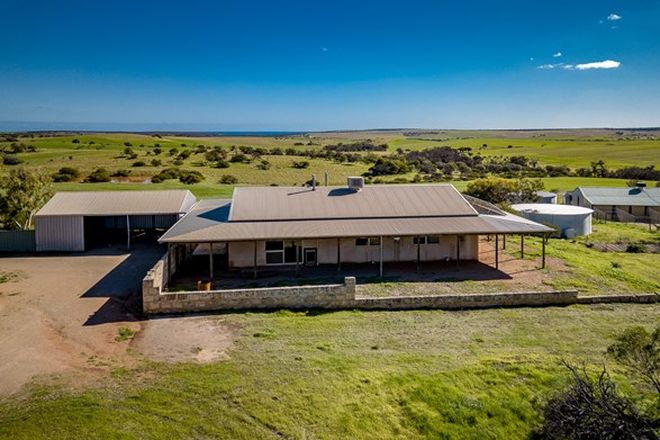 Picture of 43 Oakajee Road, HOWATHARRA WA 6532