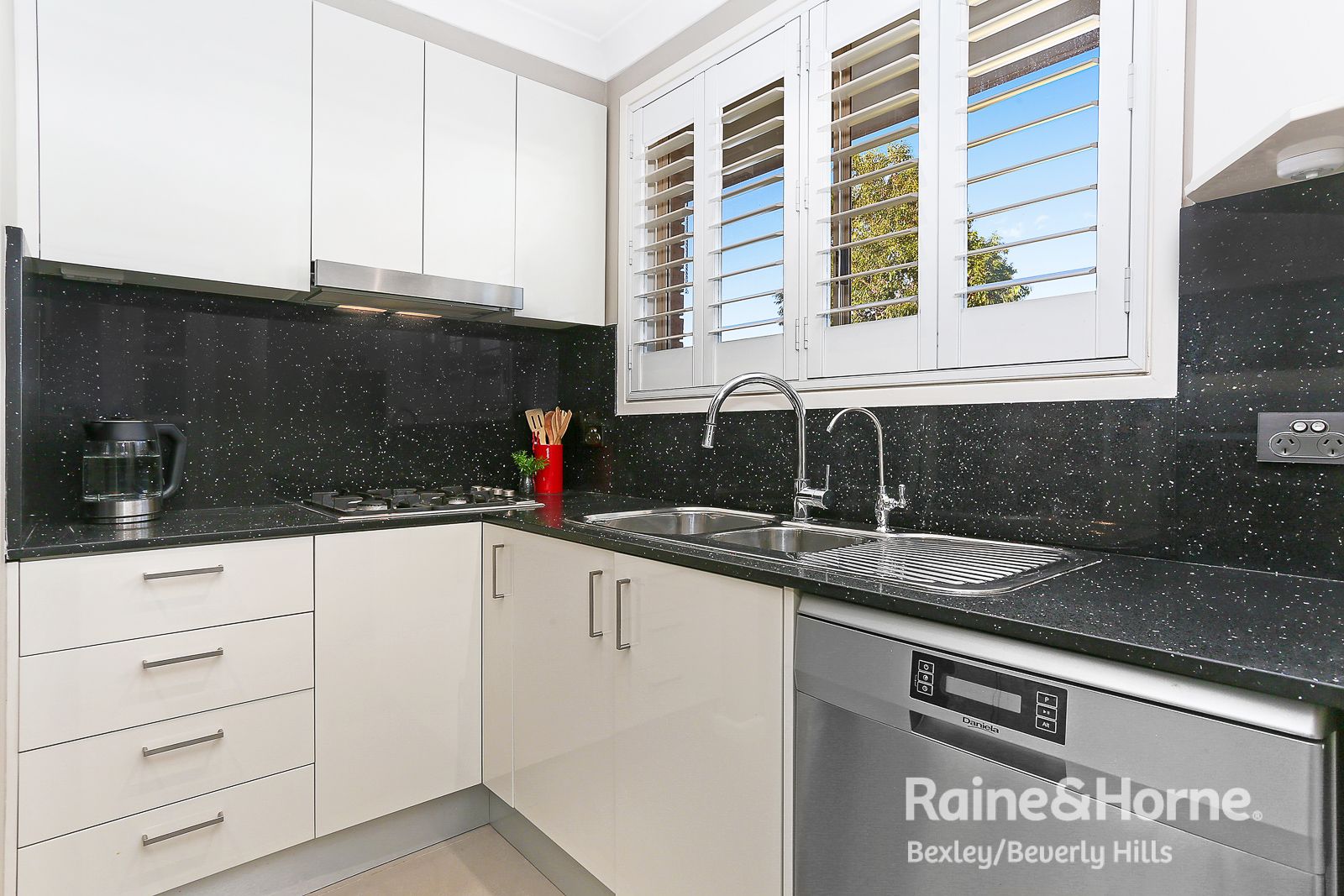 6 Gallipoli Street, Bossley Park NSW 2176, Image 2