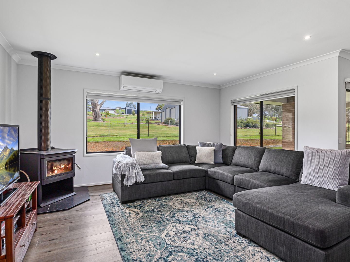 14 Bainbridge Way, Alexandra VIC 3714, Image 2