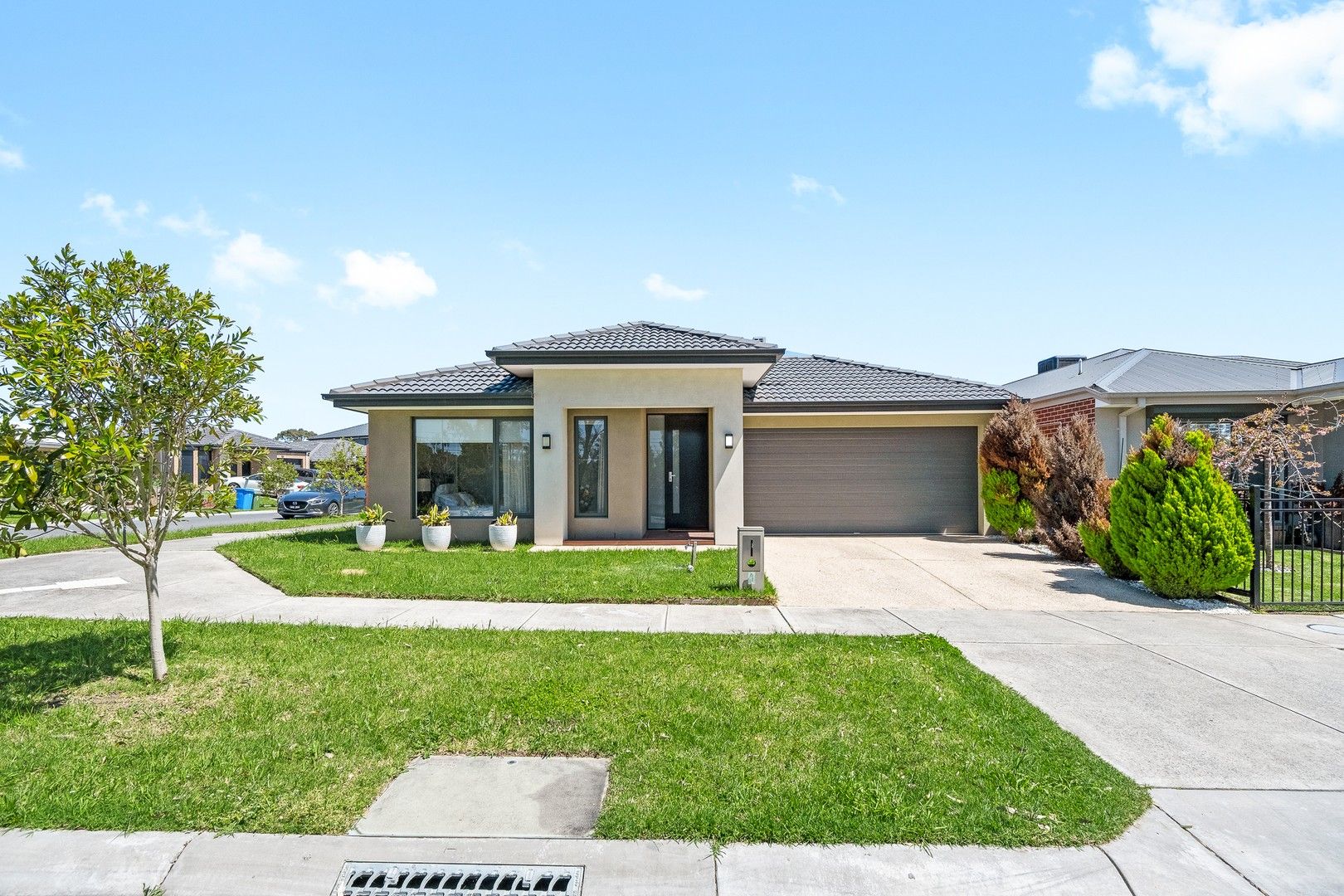 4 bedrooms House in 1 Limonium Crescent LYNDHURST VIC, 3975