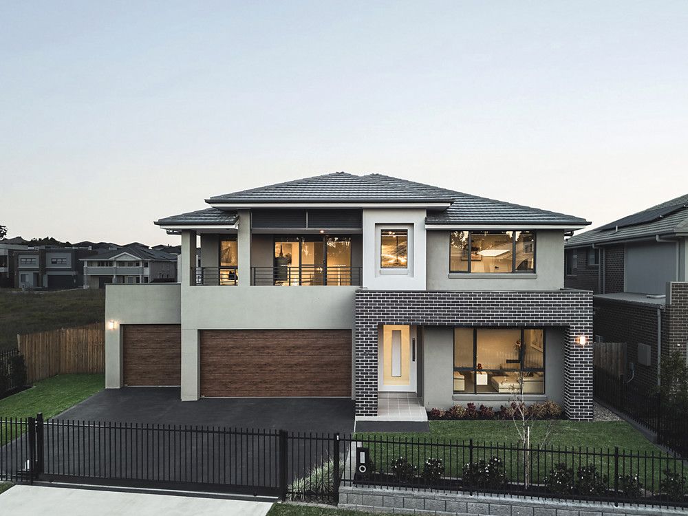 5 bedrooms House in 61 Caldwell Avenue EDMONDSON PARK NSW, 2174