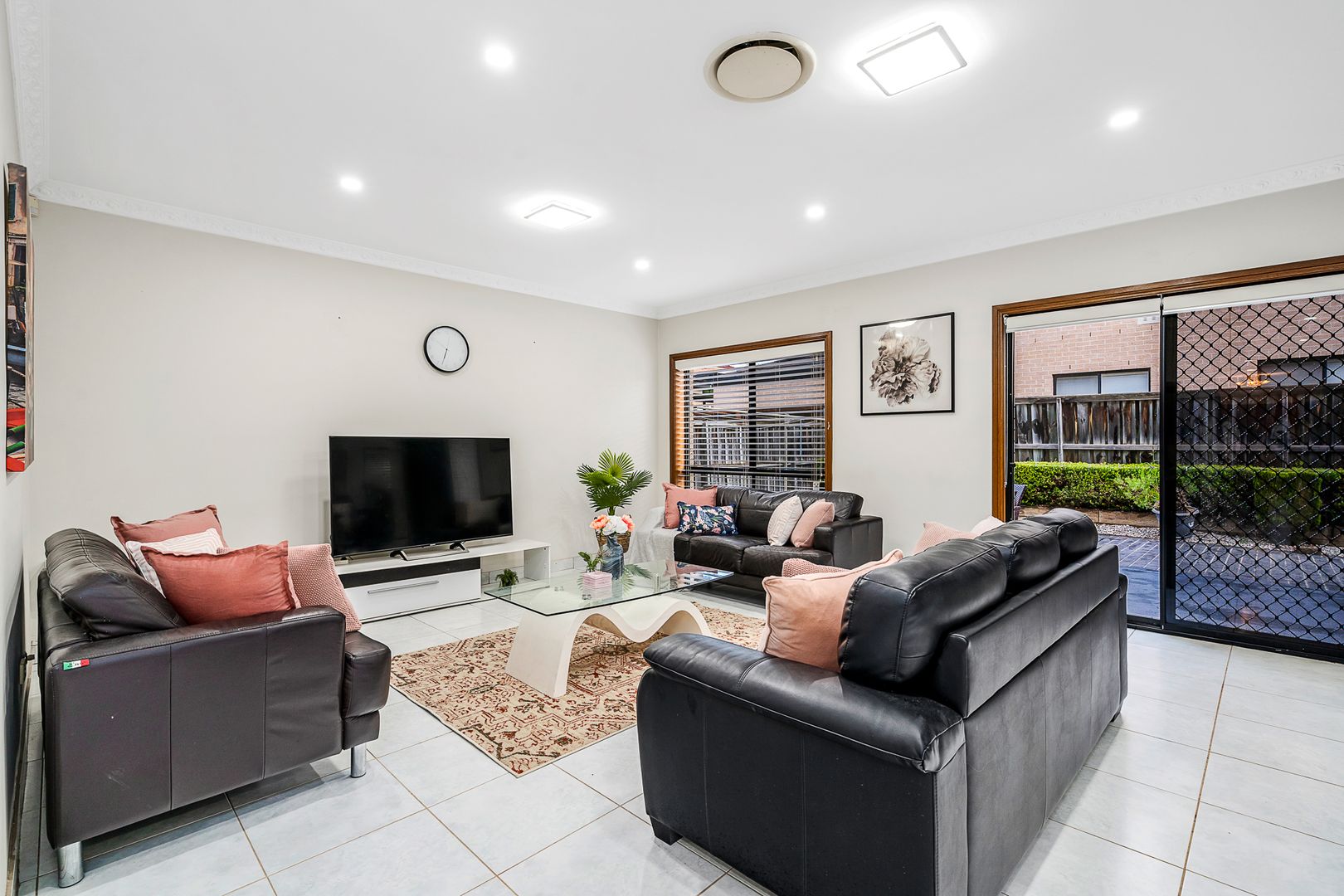 8 Compass Avenue, Beaumont Hills NSW 2155, Image 2