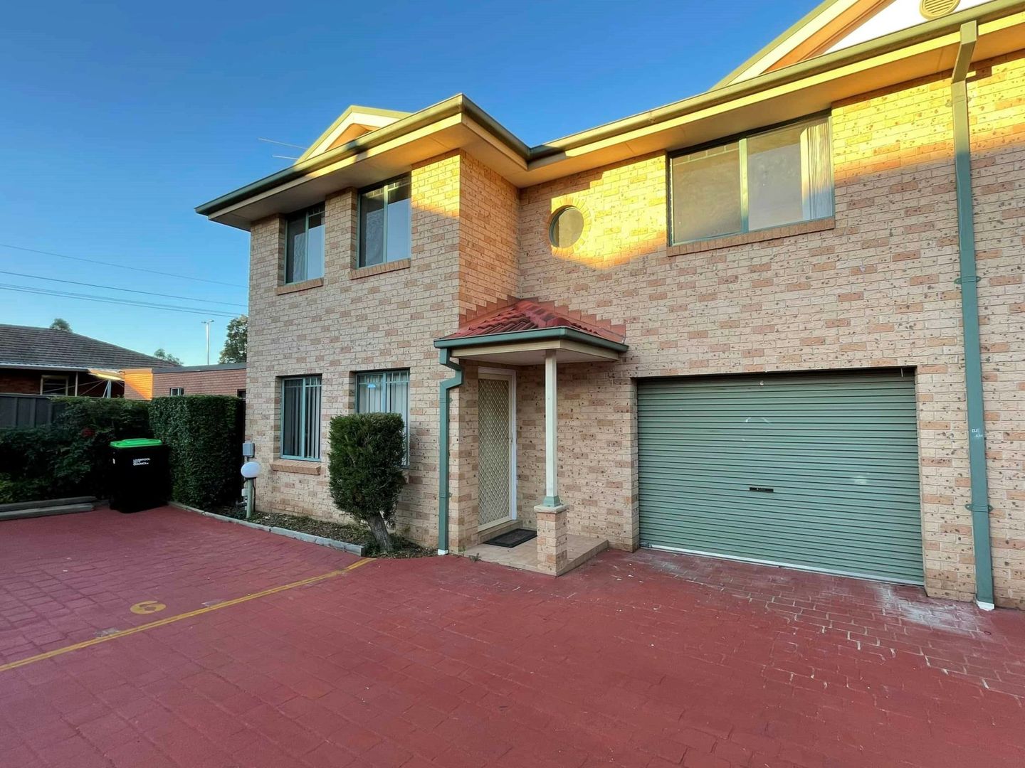 3 bedrooms Townhouse in 6/110 Hoxton Park Road LURNEA NSW, 2170