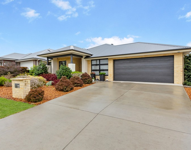 33 Barr Promenade, Thornton NSW 2322