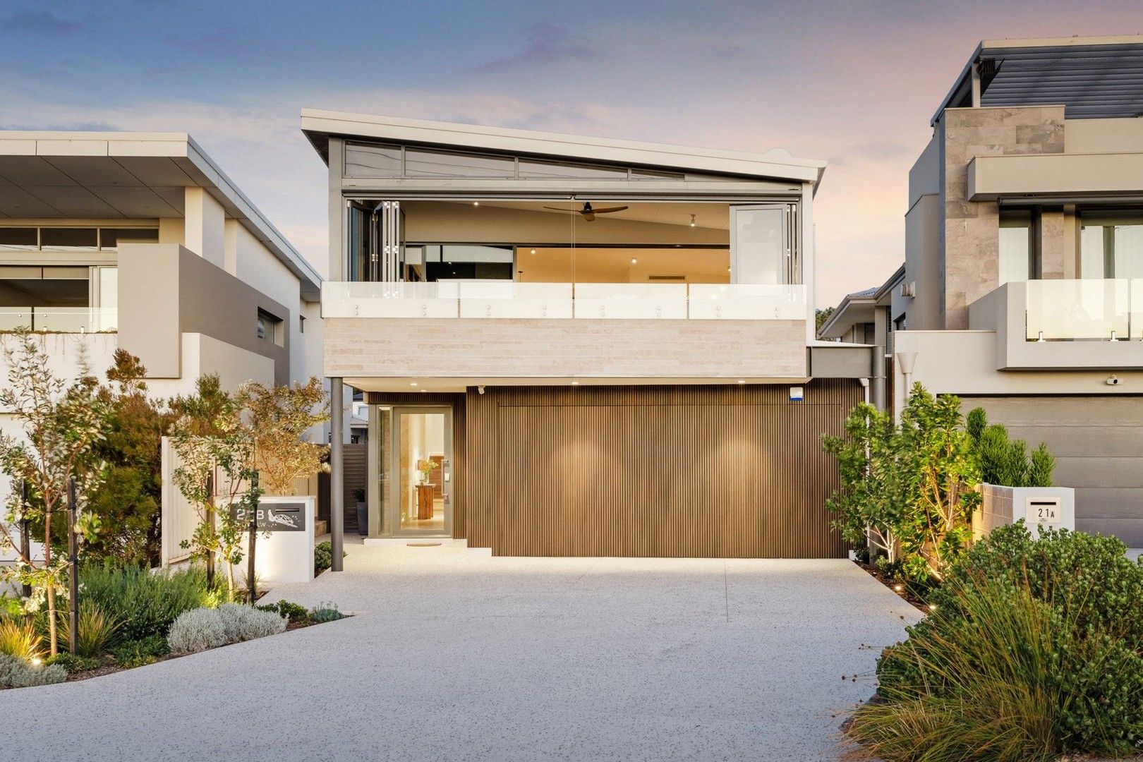 4 bedrooms House in 21B Merrifield Place MULLALOO WA, 6027