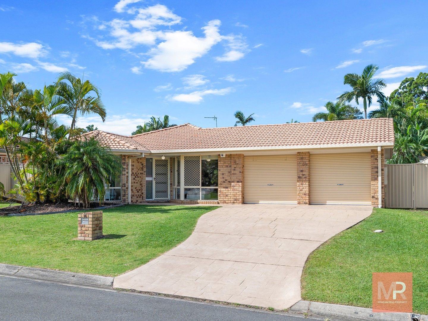 4 bedrooms House in 15 Glengarry Close HIGHLAND PARK QLD, 4211
