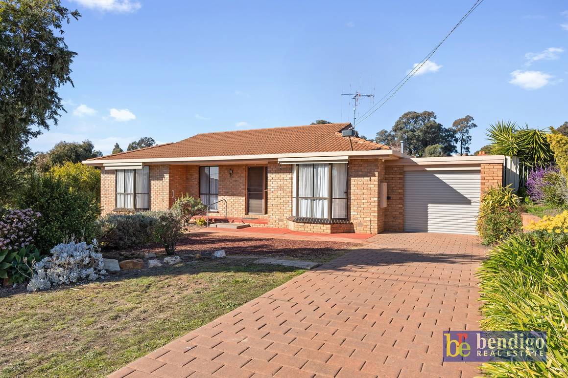 Picture of 2/26 Harley Street, STRATHDALE VIC 3550