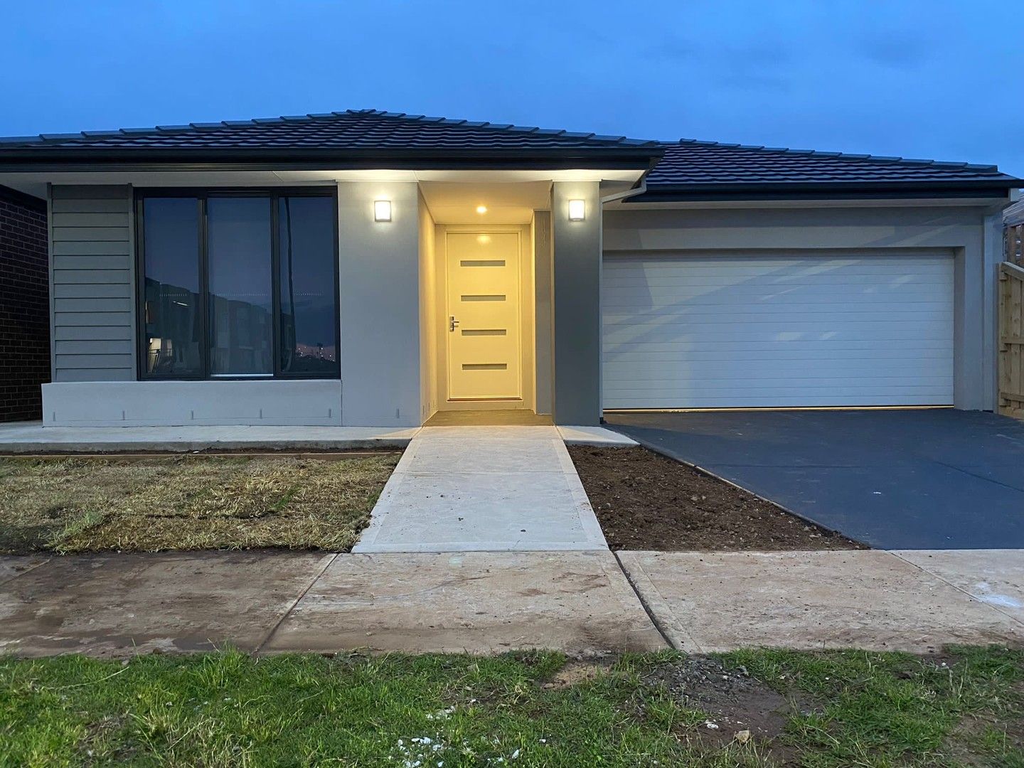 4 bedrooms House in 27 Alderley Crescent DEANSIDE VIC, 3336