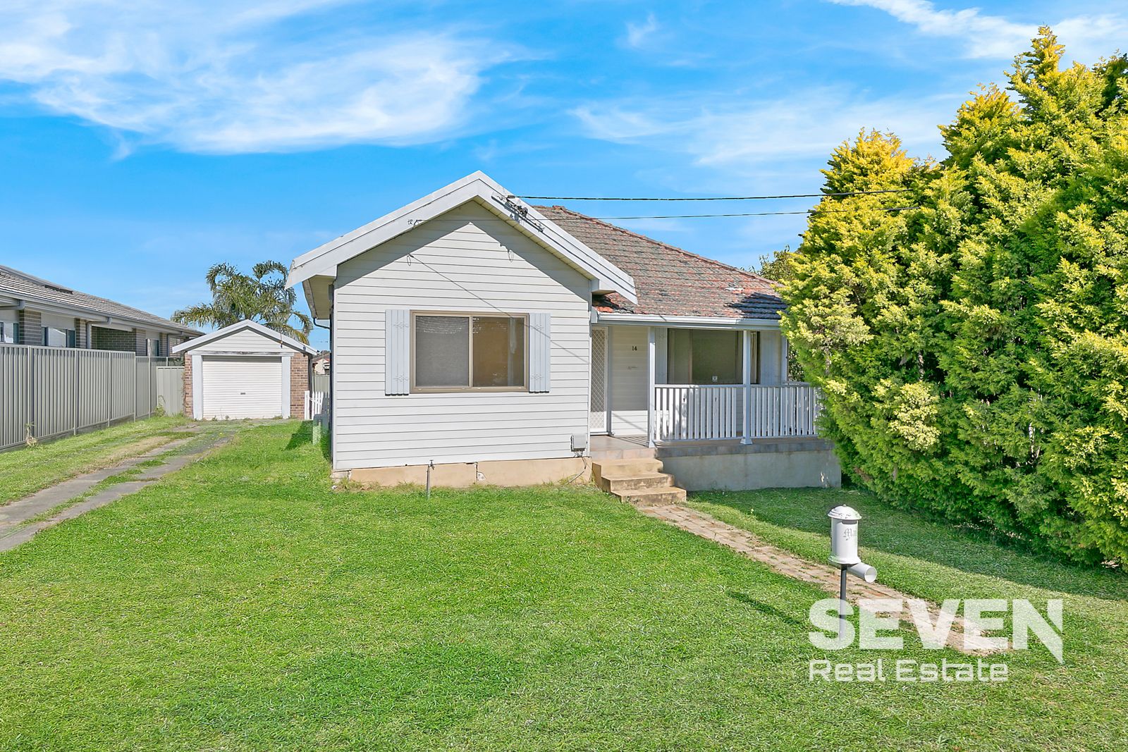 4 bedrooms House in 14 Burra Street PENDLE HILL NSW, 2145