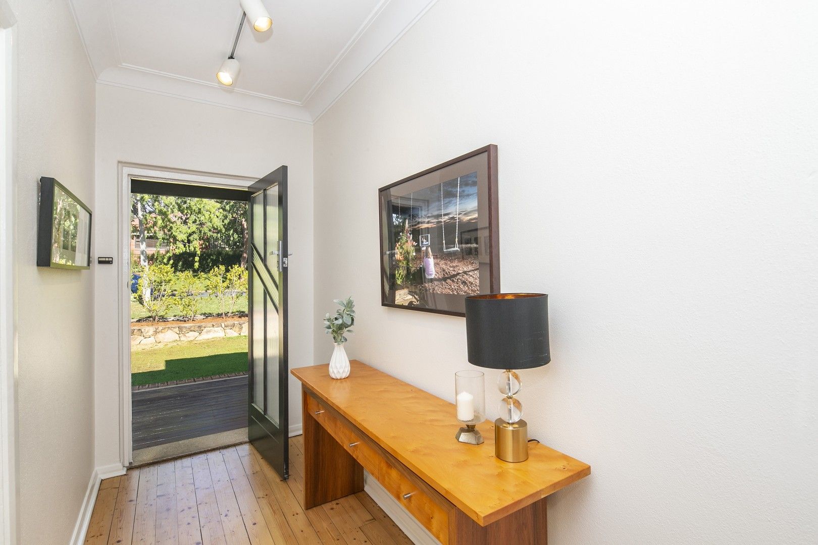 18 Frome Street, Griffith ACT 2603, Image 2
