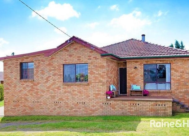 2 Booth Street, East Maitland NSW 2323