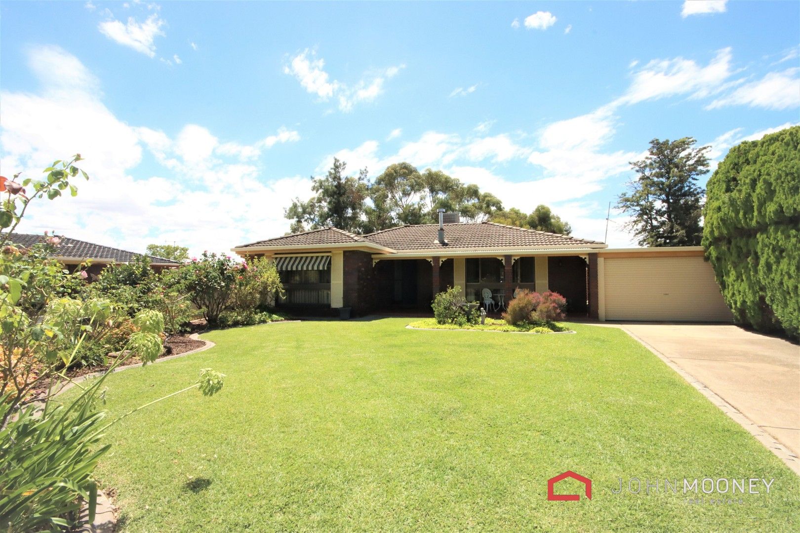 3 bedrooms House in 2 Casey Place MOUNT AUSTIN NSW, 2650