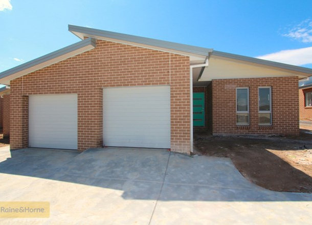 2/42 Wentworth Drive, Kelso NSW 2795