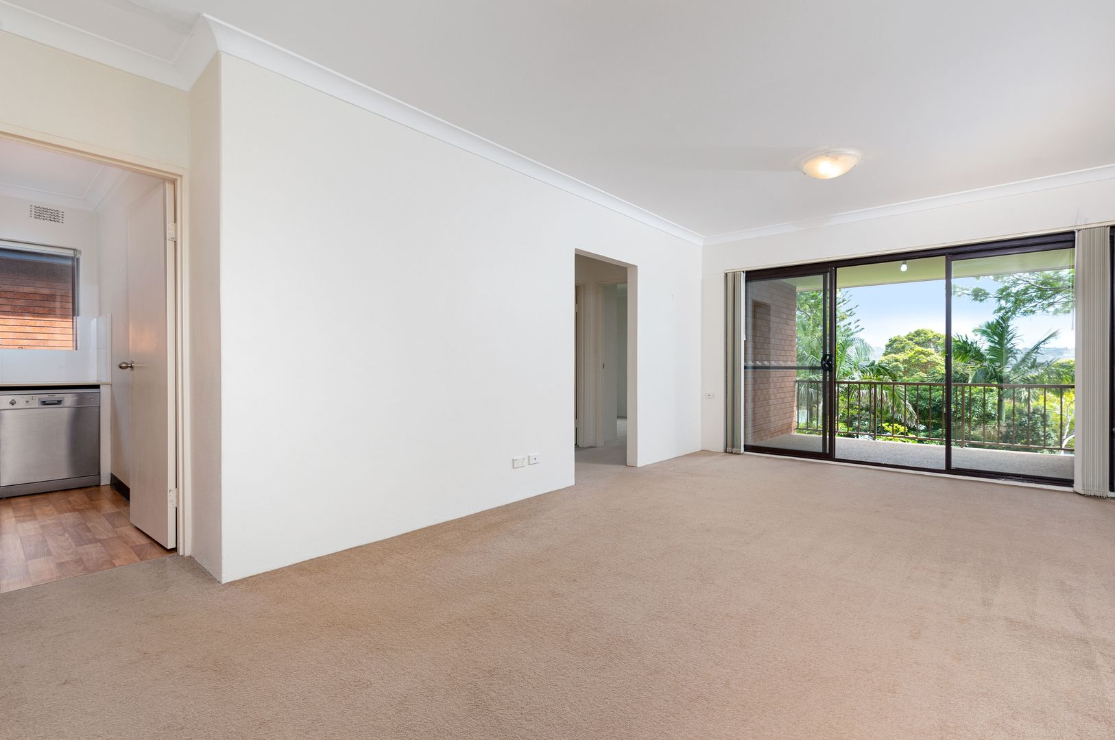 15 94 Pacific Parade Dee Why Nsw 2099 Apartment For Rent 570 880000 Domain