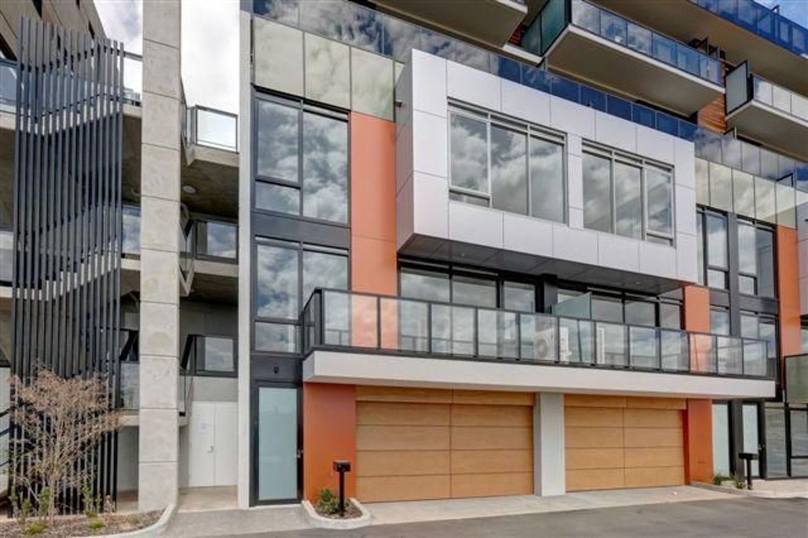 2 bedrooms Townhouse in 42 La Scala Avenue MARIBYRNONG VIC, 3032