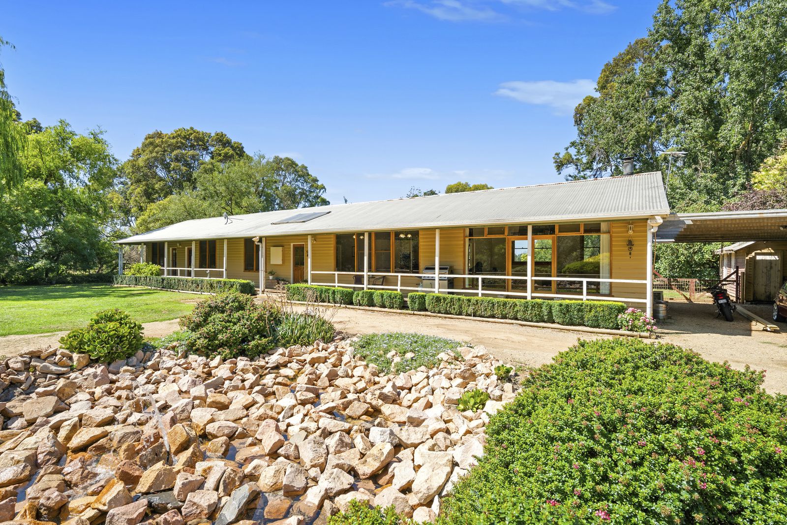 1335 Sale Cowwarr Rd, Nambrok VIC 3847, Image 1