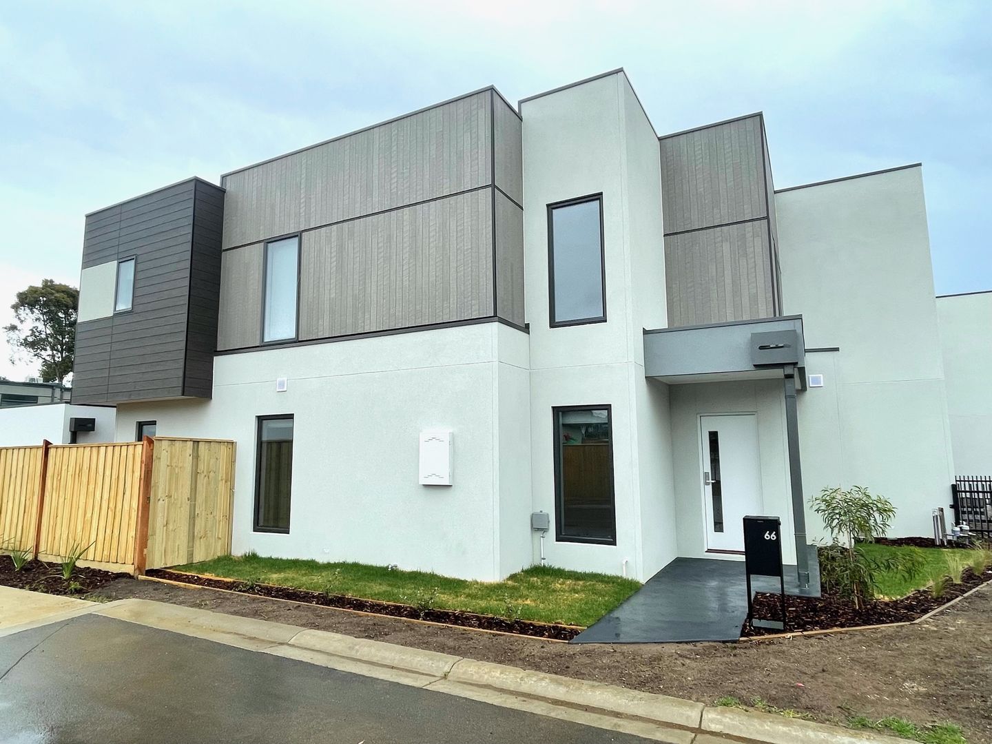 66 Outlook Drive, Chirnside Park Property History & Address Research