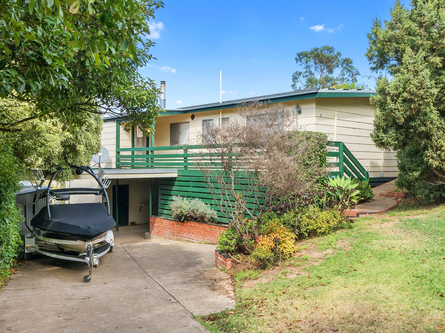 1 Hills Road, Goughs Bay VIC 3723, Image 1