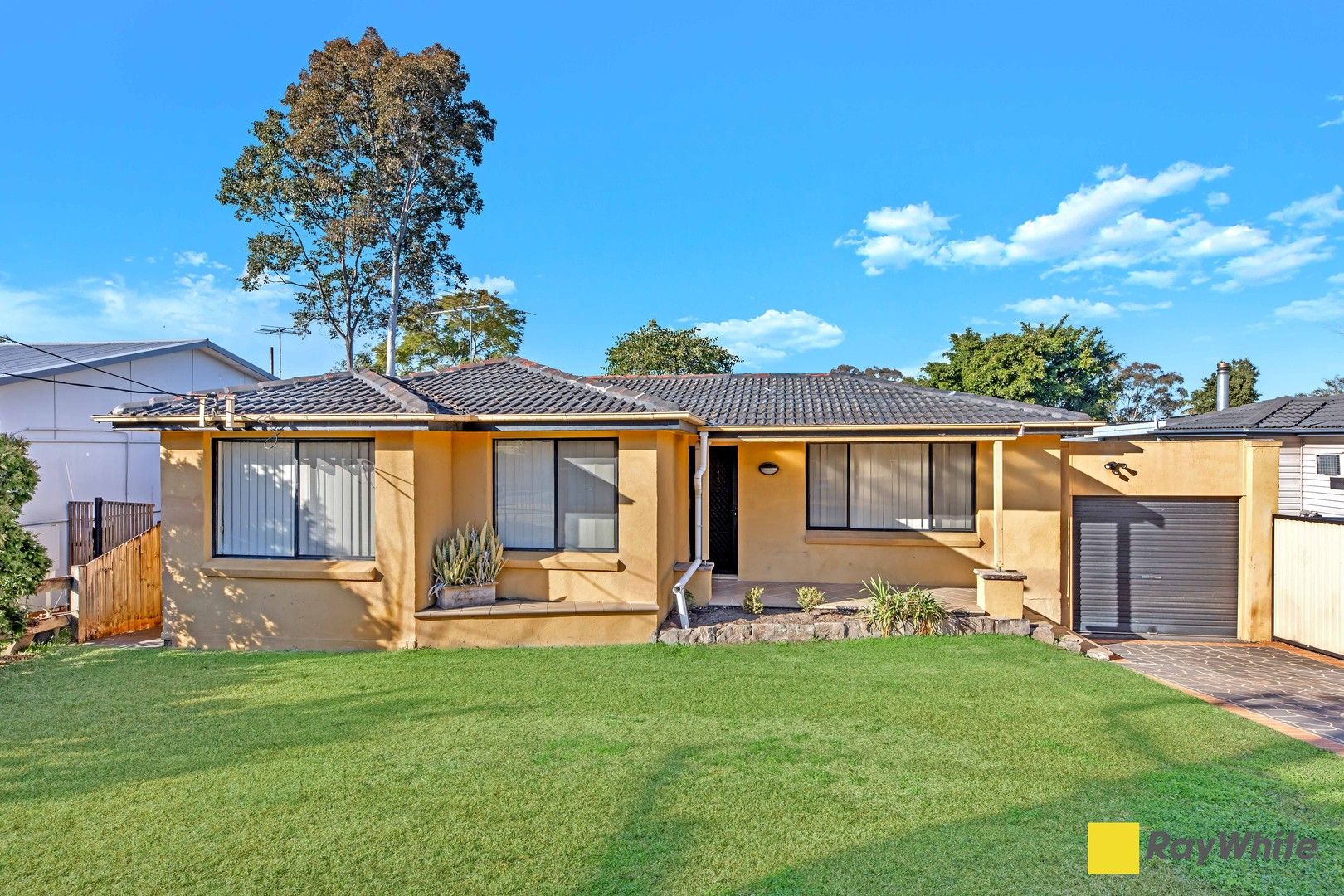 15 Nowland Street, Seven Hills NSW 2147 House For Rent 670 Domain
