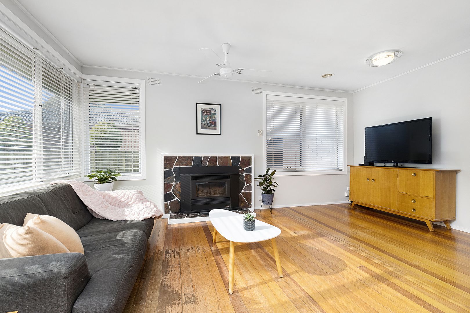 22 Redfern Crescent, Mulgrave VIC 3170, Image 2