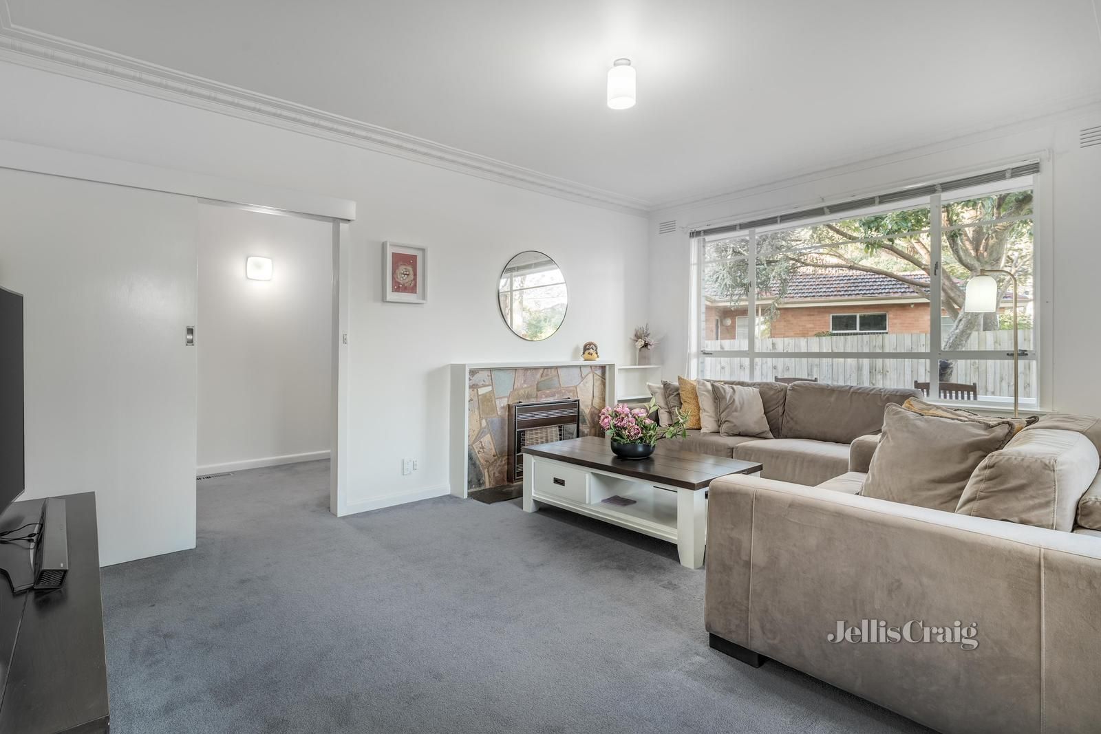 38 Deanswood Road, Forest Hill VIC 3131, Image 2