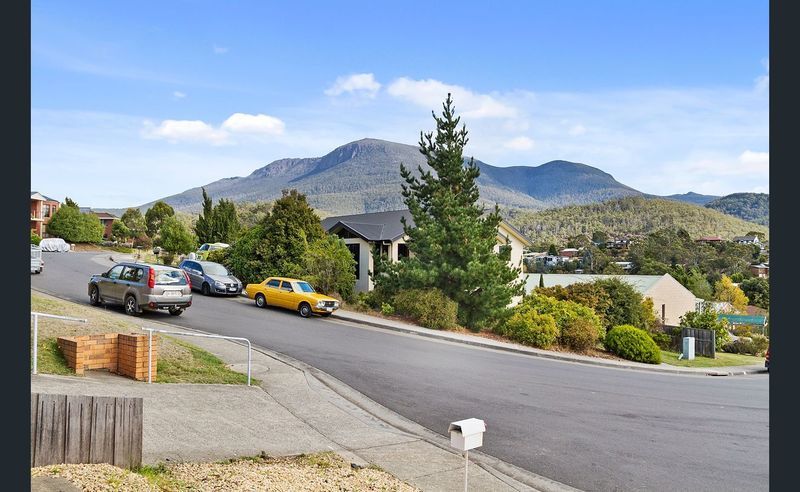 1/38 Cuthbertson Place, Lenah Valley TAS 7008, Image 2
